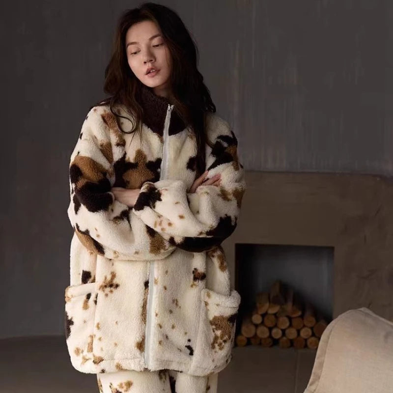 Pajamas Women's Autumn and Winter New Flannel Loungewear Coral Fleece Thickened Fleece Polka Dot Zipper Warm Clothes Set