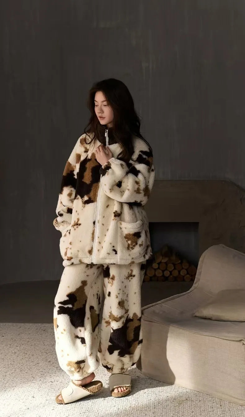 Pajamas Women's Autumn and Winter New Flannel Loungewear Coral Fleece Thickened Fleece Polka Dot Zipper Warm Clothes Set